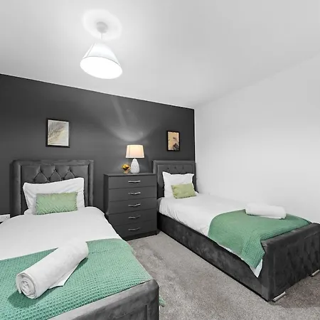 4br Perfect For Long Free Parking